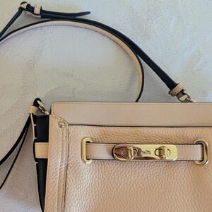 Rare Coach Peach and Black Crossbody Wrislet Swagger Bag